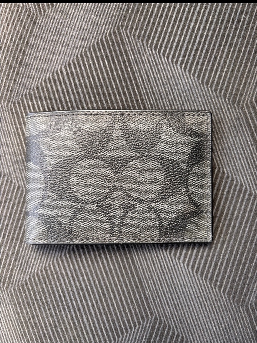 COACH Compact Billfold Wallet- BLACK
